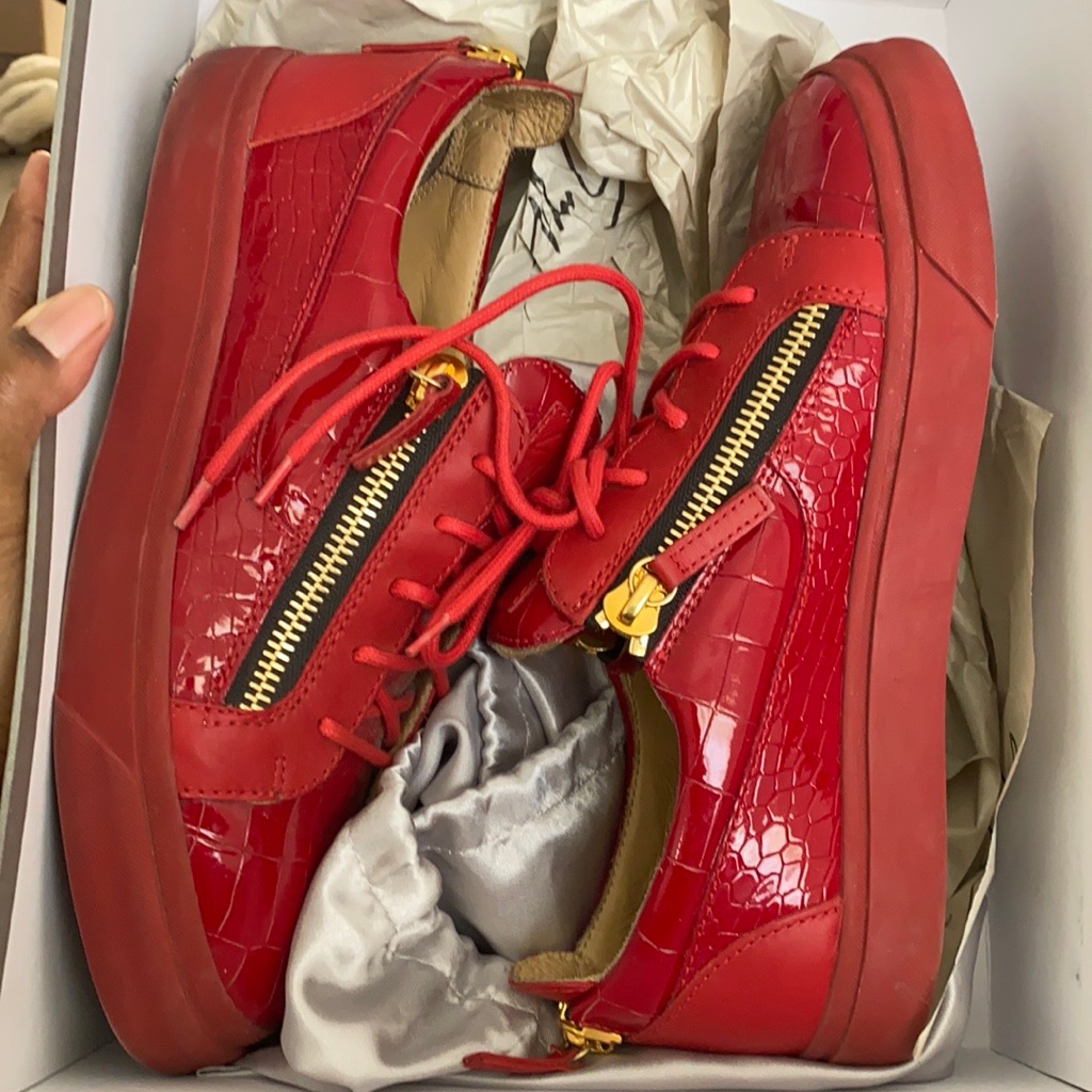 Red Giuseppe’s ! Women’s 10, Men’s 8.
